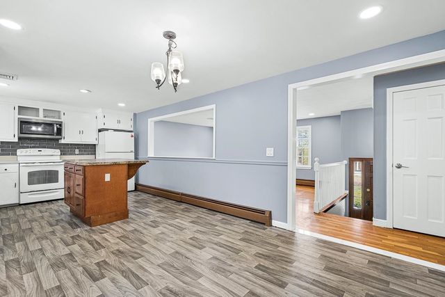 6 Happy Lane, Londonderry, NH 03053