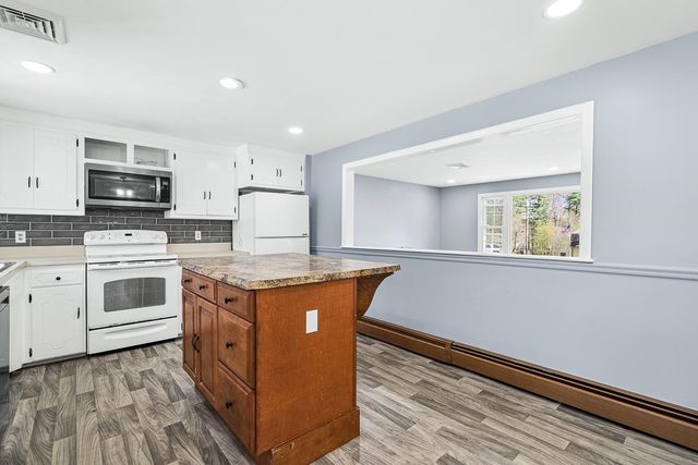6 Happy Lane, Londonderry, NH 03053