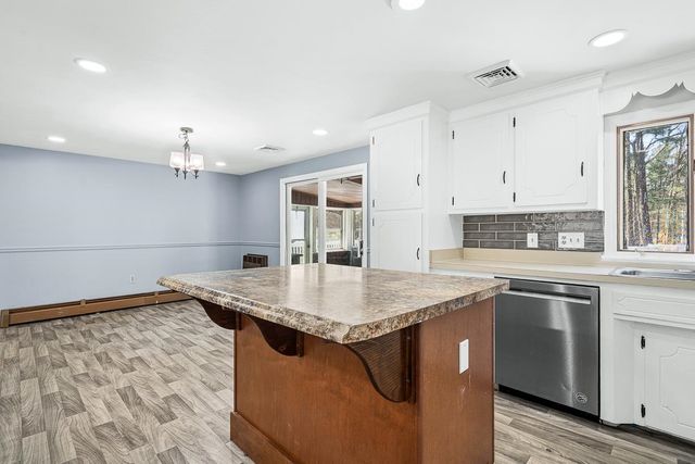 6 Happy Lane, Londonderry, NH 03053