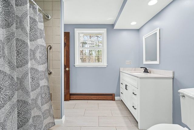 6 Happy Lane, Londonderry, NH 03053