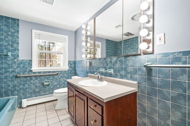 6 Happy Lane, Londonderry, NH 03053