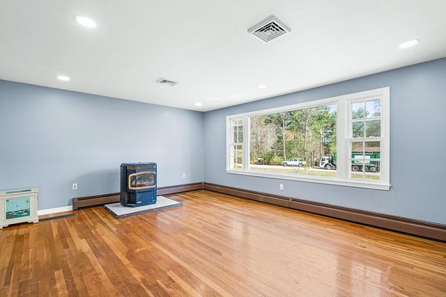 6 Happy Lane, Londonderry, NH 03053
