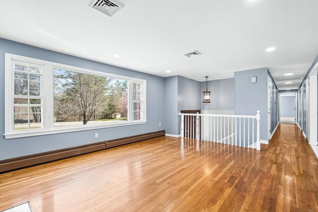 6 Happy Lane, Londonderry, NH 03053