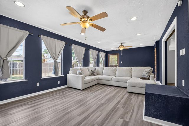 2226 Viola Drive, League City, TX 77573