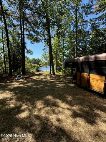 801 Jeff Road, Arapahoe, NC 28510