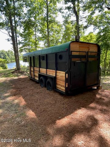 801 Jeff Road, Arapahoe, NC 28510