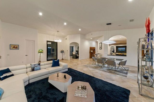 30330 Via Maria Elena, Bonsall, CA 92003