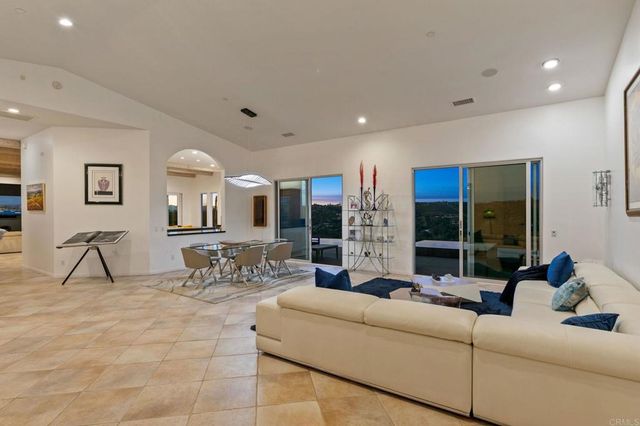 30330 Via Maria Elena, Bonsall, CA 92003