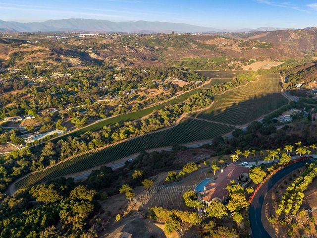 30330 Via Maria Elena, Bonsall, CA 92003