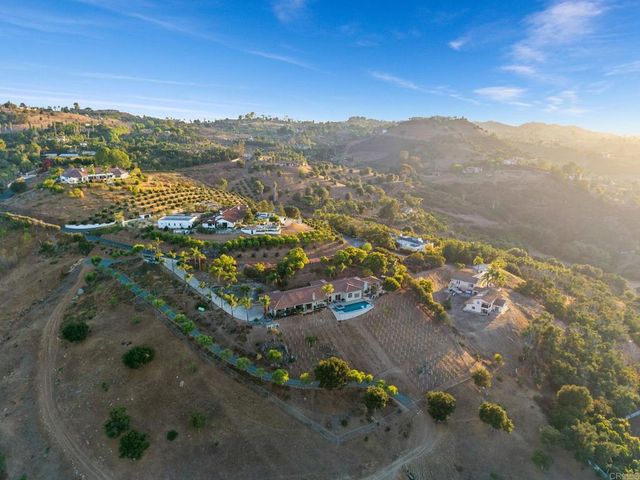 30330 Via Maria Elena, Bonsall, CA 92003