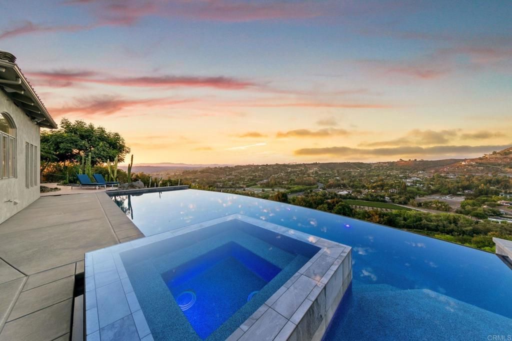 Image 1 of property listing at 30330 Via Maria Elena, Bonsall, CA 92003