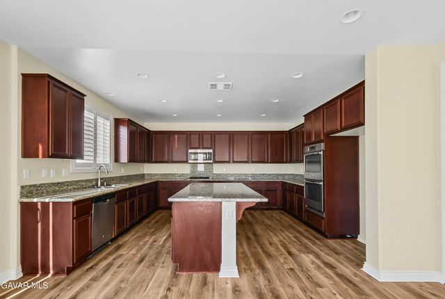 4644 Juniper Court, Lancaster, CA 93536