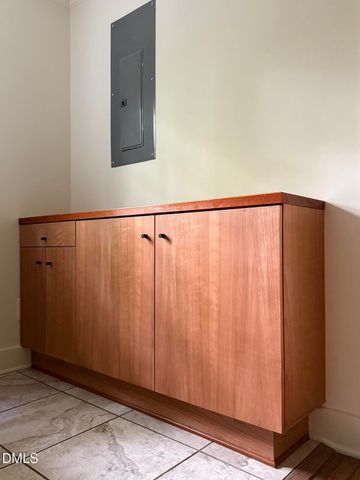 915 Dairyland Road, Chapel Hill, NC 27516