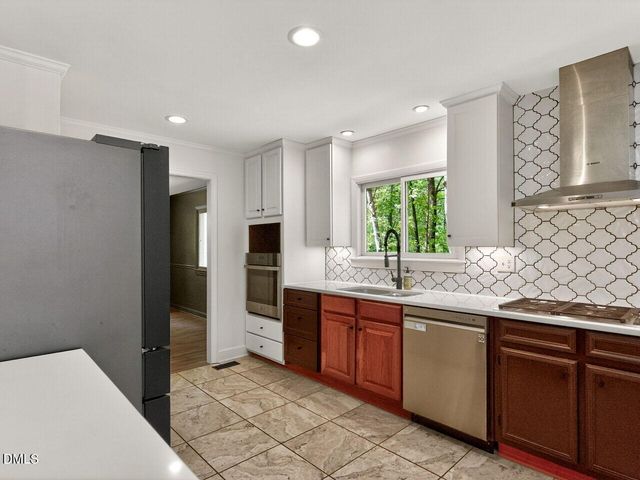 915 Dairyland Road, Chapel Hill, NC 27516