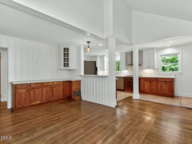 915 Dairyland Road, Chapel Hill, NC 27516