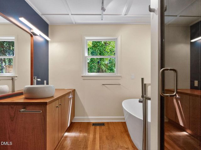 915 Dairyland Road, Chapel Hill, NC 27516