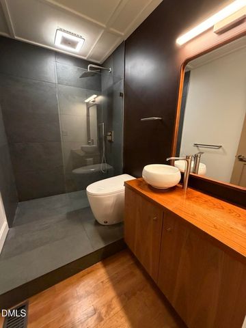 915 Dairyland Road, Chapel Hill, NC 27516