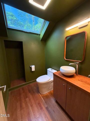 915 Dairyland Road, Chapel Hill, NC 27516