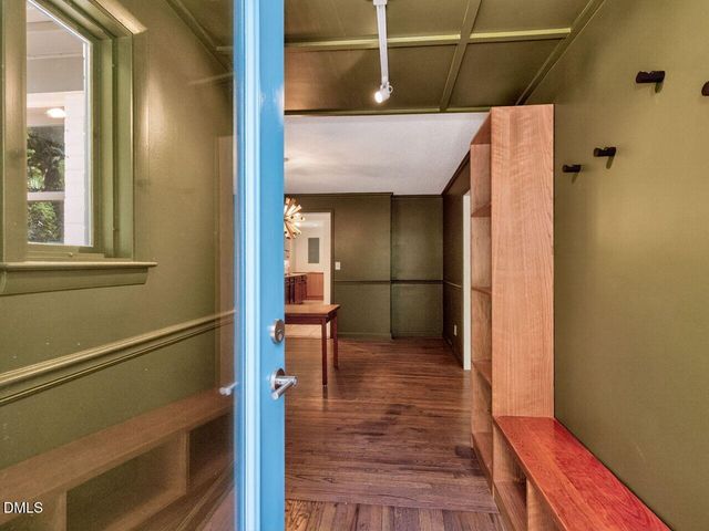 915 Dairyland Road, Chapel Hill, NC 27516