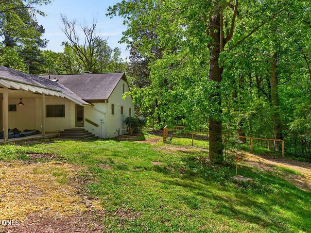 915 Dairyland Road, Chapel Hill, NC 27516