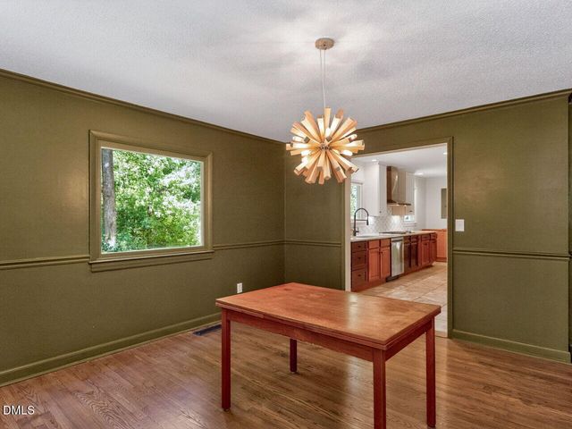 915 Dairyland Road, Chapel Hill, NC 27516