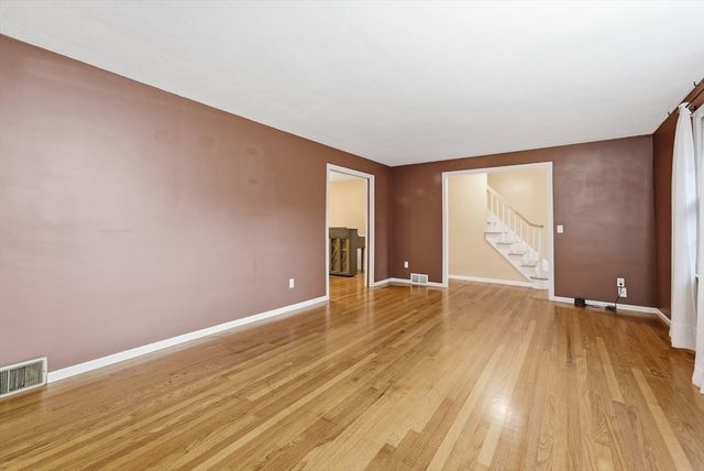 29 Shady Side Dr, Longmeadow, MA 01106