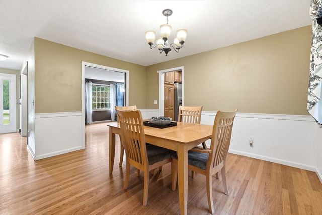 29 Shady Side Dr, Longmeadow, MA 01106