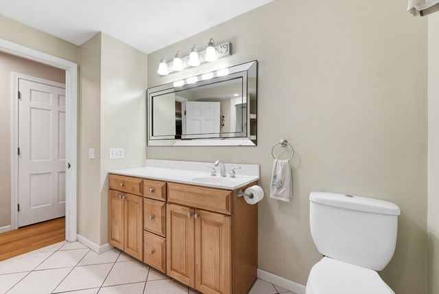 29 Shady Side Dr, Longmeadow, MA 01106