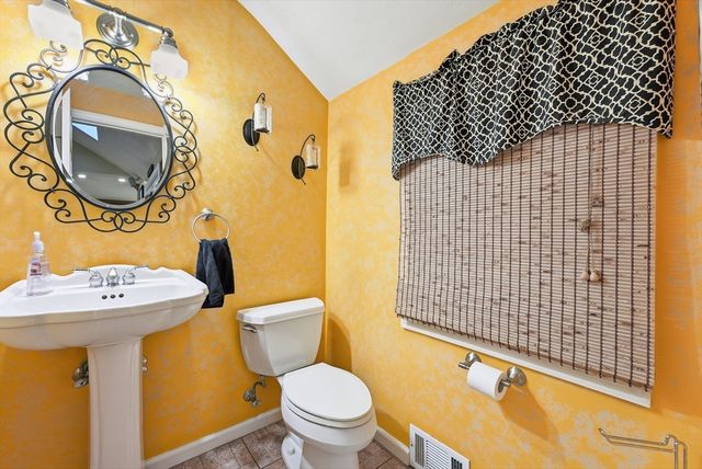29 Shady Side Dr, Longmeadow, MA 01106