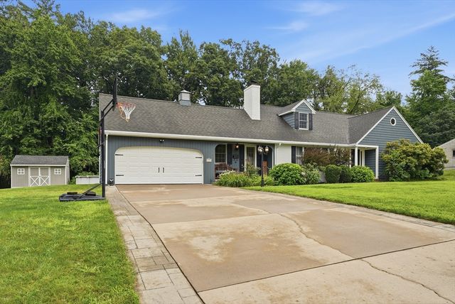 29 Shady Side Dr, Longmeadow, MA 01106