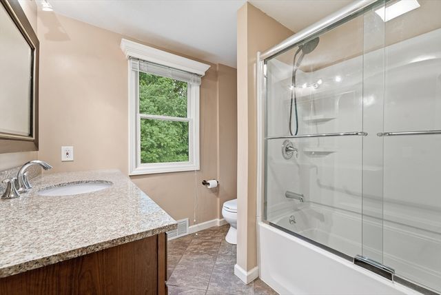 29 Shady Side Dr, Longmeadow, MA 01106