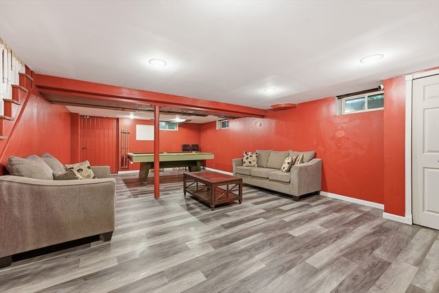 29 Shady Side Dr, Longmeadow, MA 01106