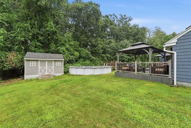 29 Shady Side Dr, Longmeadow, MA 01106