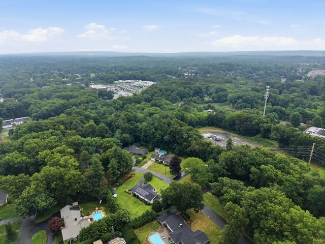 29 Shady Side Dr, Longmeadow, MA 01106