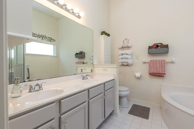 7509 DALWHINNIE TRL, Memphis, TN 38018