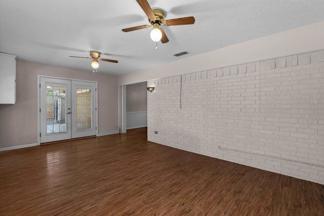 1207 S Evenside, Henderson, TX 75652