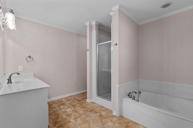 1207 S Evenside, Henderson, TX 75652