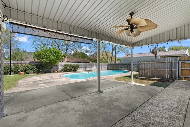 1207 S Evenside, Henderson, TX 75652