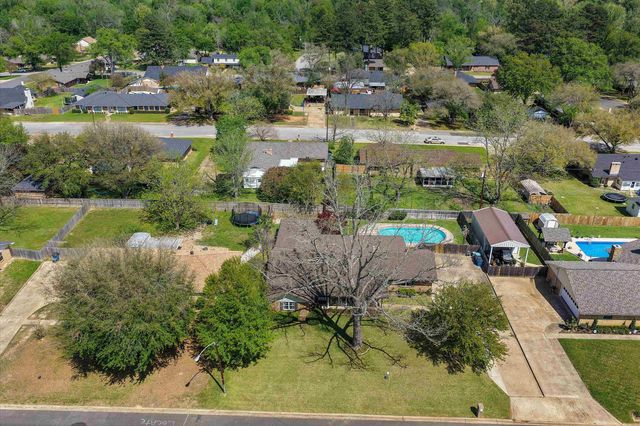 1207 S Evenside, Henderson, TX 75652