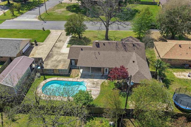 1207 S Evenside, Henderson, TX 75652