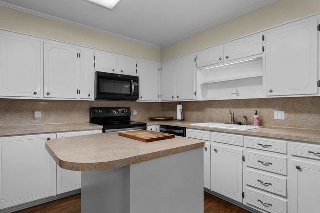 1207 S Evenside, Henderson, TX 75652