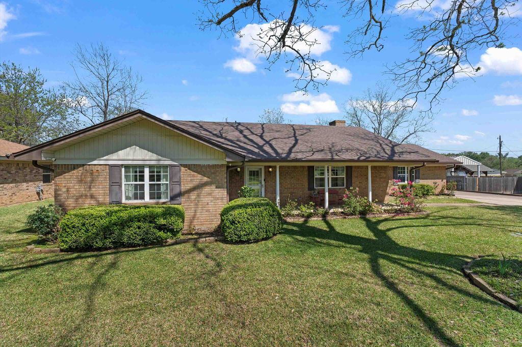 1207 S Evenside, Henderson, TX 75652