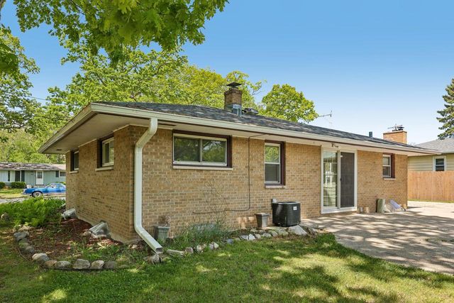 531 11th PLACE, Kenosha, WI 53140