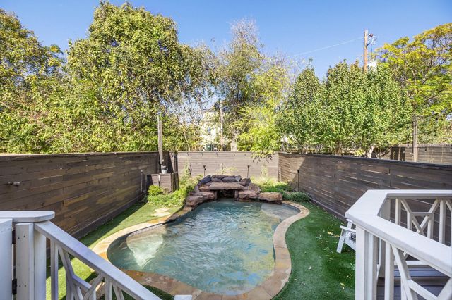 827 W 17th Street, Houston, TX 77008