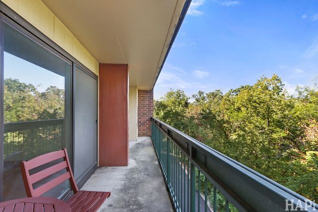 1840 Huntington Boulevard 415, Hoffman Estates, IL 60194