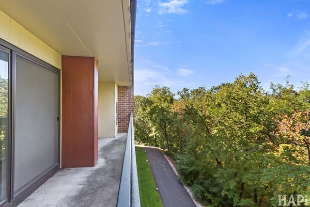 1840 Huntington Boulevard 415, Hoffman Estates, IL 60194