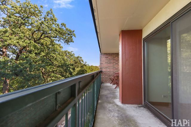 1840 Huntington Boulevard 415, Hoffman Estates, IL 60194