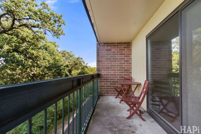 1840 Huntington Boulevard 415, Hoffman Estates, IL 60194