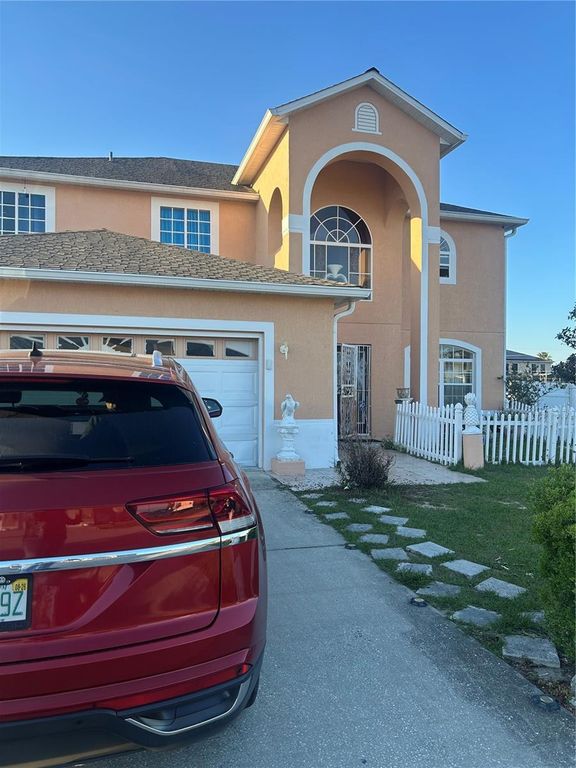 381 ALDERSHOT COURT, Kissimmee, FL 34758