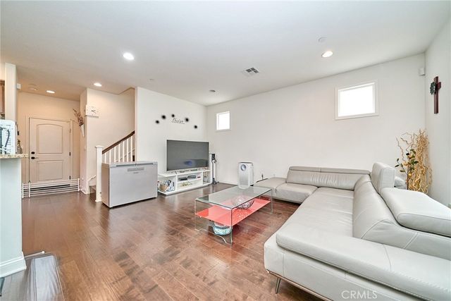 21125 Ingomar Court, Canoga Park, CA 91304